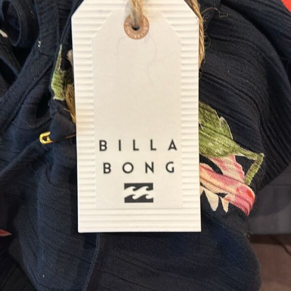 BILLABONG LET ME LOOSE FLORAL TOP NWT SIZE MEDIUM HOW ABOUT THAT W/BOLD BLOOMS - Picture 3 of 4